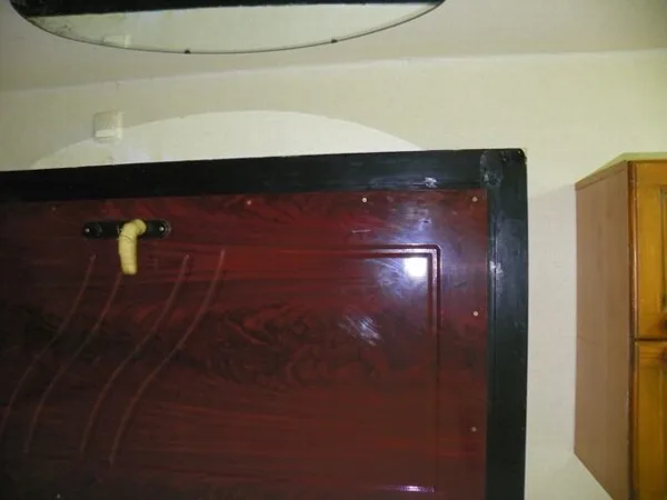 Запасной выход. 2 двери-сейф.